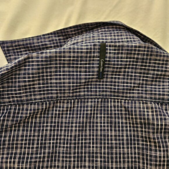 Classic Calvin Klein Style Shirt - Picture 8 of 9